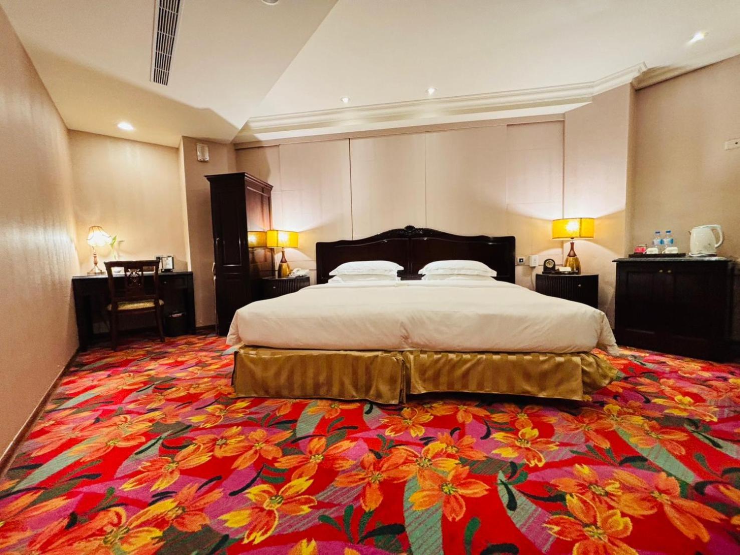 Royal Seasons Hotel Taipei ‧ Nanjing W. Exterior foto