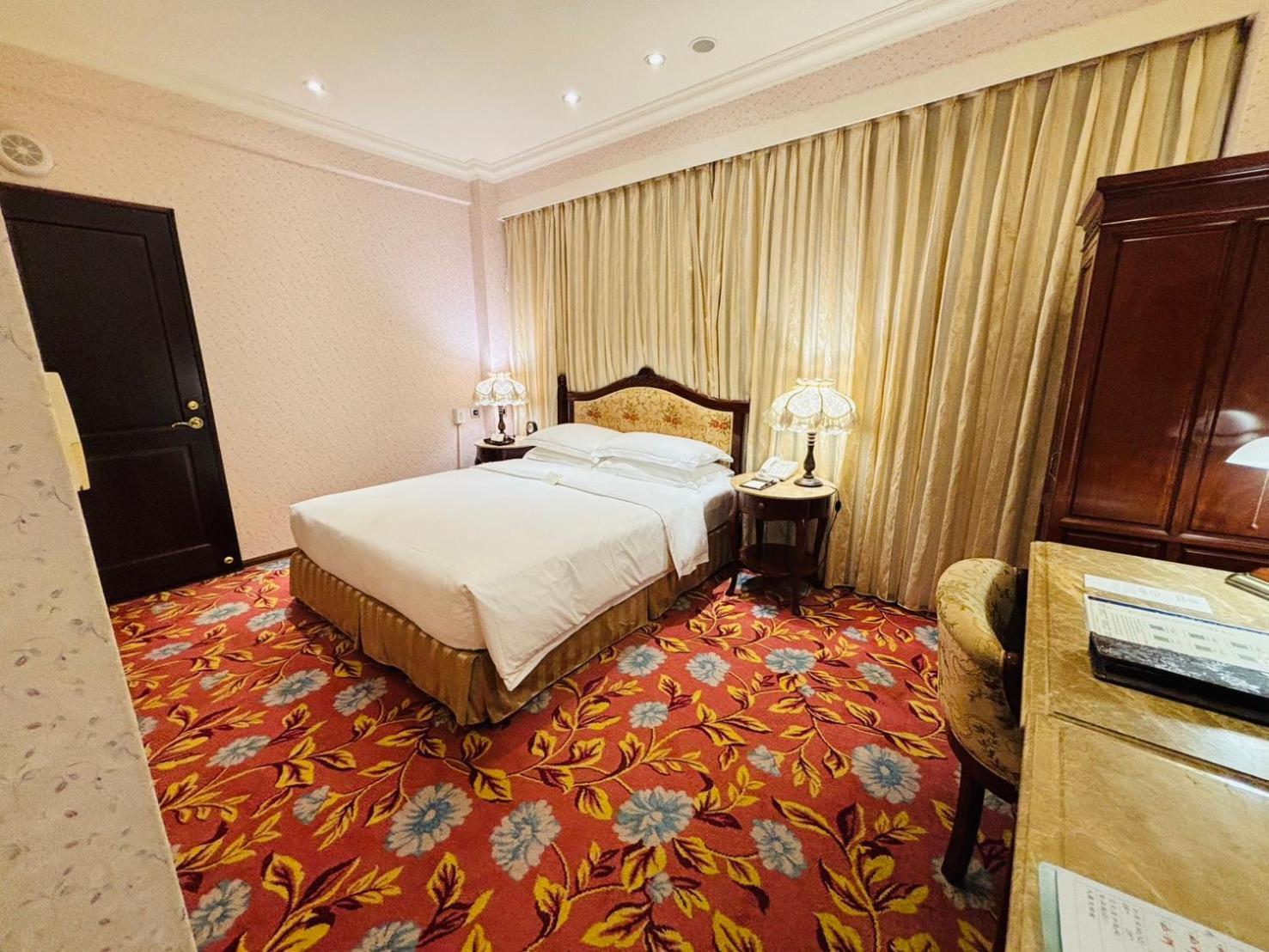 Royal Seasons Hotel Taipei ‧ Nanjing W. Exterior foto